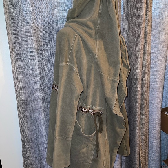 Free People Army Green embroidered SweatJacket w/button hood SzSmall (oversized) - Picture 3 of 4